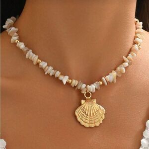 Gold Shell Necklace with Beads M586